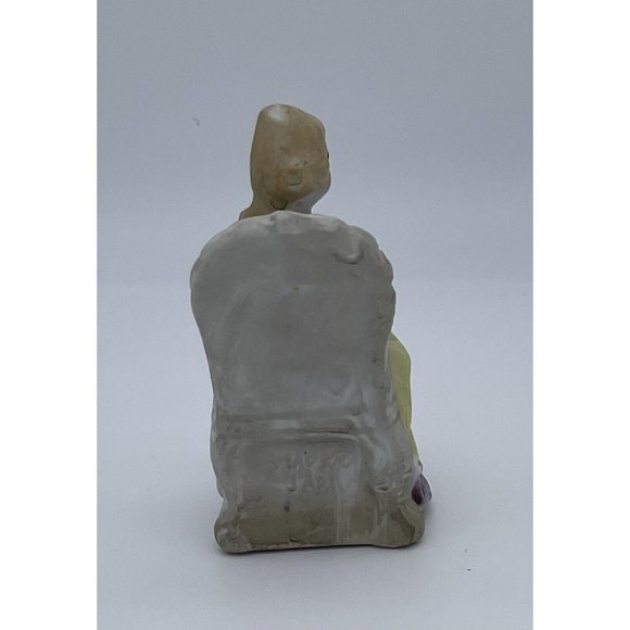 Vintage Figurine 4" Victorian Lady Blushing Hand Painted Porcelain Marked Japan - Picture 3 of 5